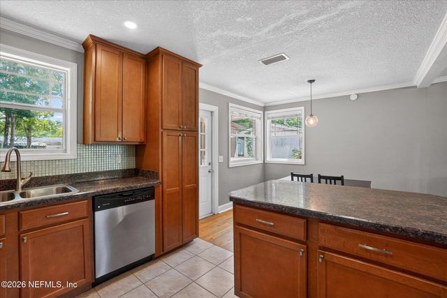 5323 POPPY Drive, Jacksonville, FL 32205