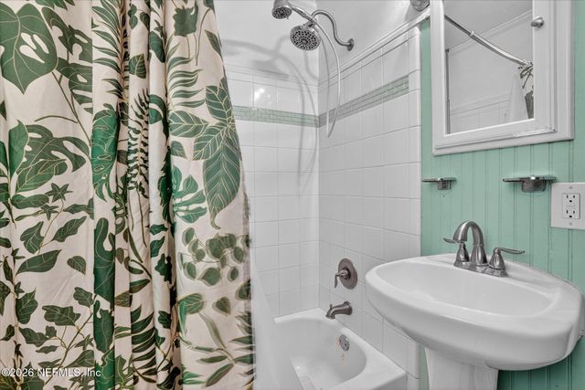 5323 POPPY Drive, Jacksonville, FL 32205