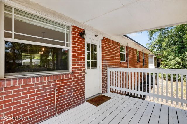 5323 POPPY Drive, Jacksonville, FL 32205