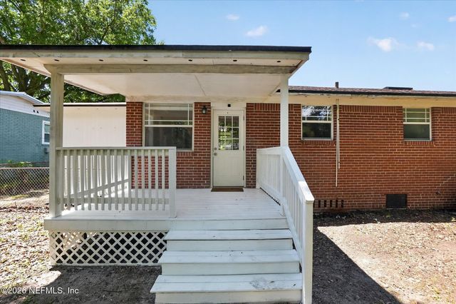 5323 POPPY Drive, Jacksonville, FL 32205