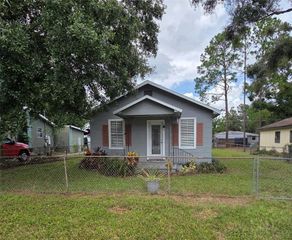1527 W CLINTON STREET, Tampa, FL 33604