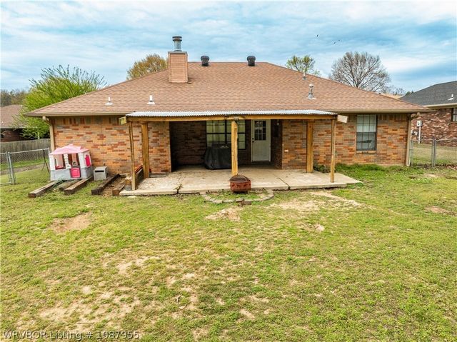 1306 N 25th Street, Van Buren, AR 72956