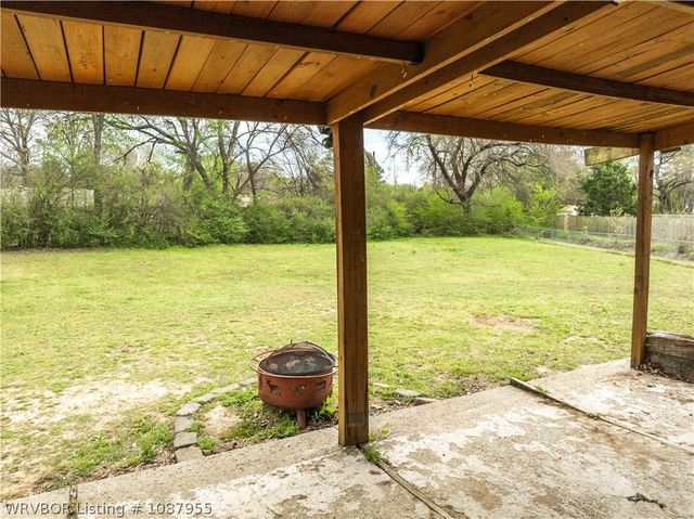 1306 N 25th Street, Van Buren, AR 72956