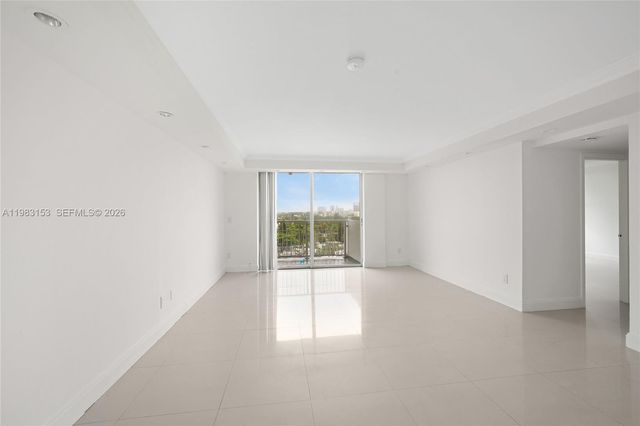 2000 NE 135th St 1010, North Miami, FL 33181