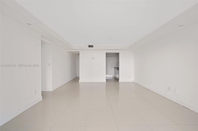 2000 NE 135th St 1010, North Miami, FL 33181