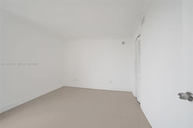 2000 NE 135th St 1010, North Miami, FL 33181