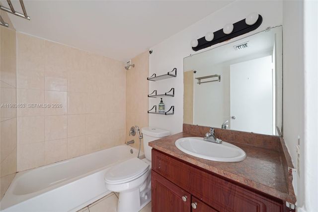 2000 NE 135th St 1010, North Miami, FL 33181