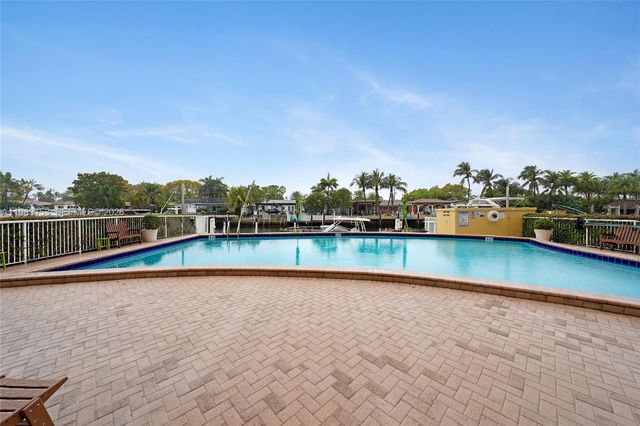 2000 NE 135th St 1010, North Miami, FL 33181