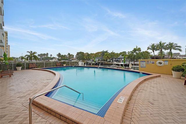 2000 NE 135th St 1010, North Miami, FL 33181