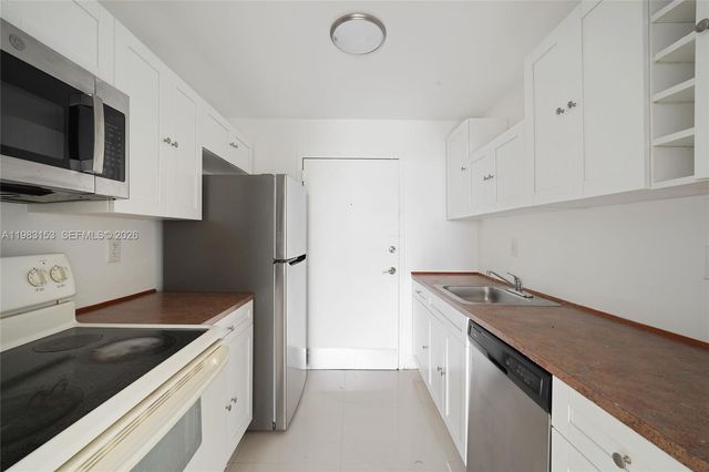 2000 NE 135th St 1010, North Miami, FL 33181