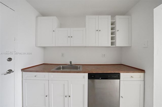 2000 NE 135th St 1010, North Miami, FL 33181