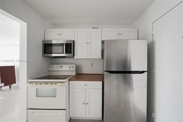 2000 NE 135th St 1010, North Miami, FL 33181