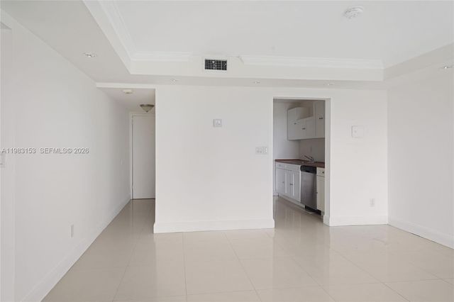 2000 NE 135th St 1010, North Miami, FL 33181