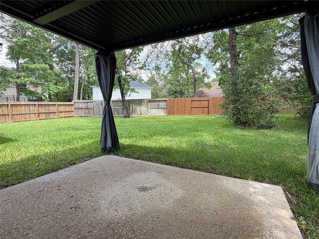 10 Druids Glen Place, The Woodlands, TX 77382