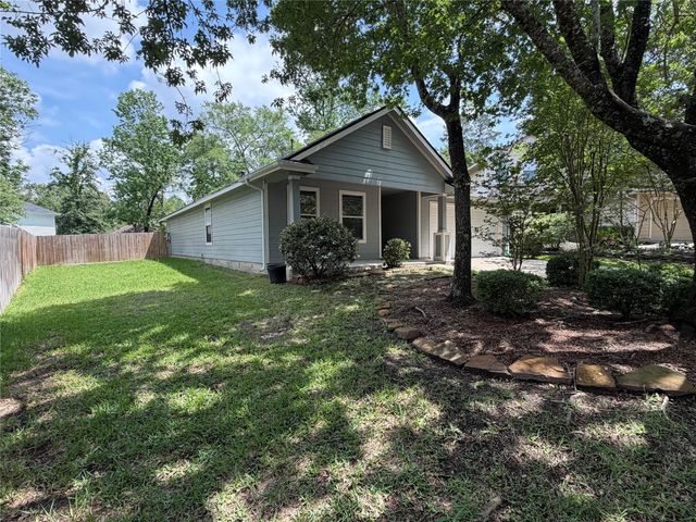 10 Druids Glen Place, The Woodlands, TX 77382