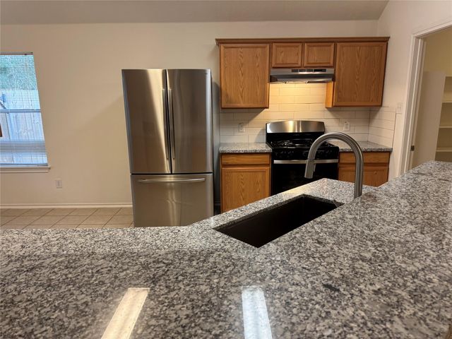 10 Druids Glen Place, The Woodlands, TX 77382