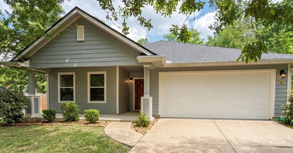 10 Druids Glen Place, The Woodlands, TX 77382