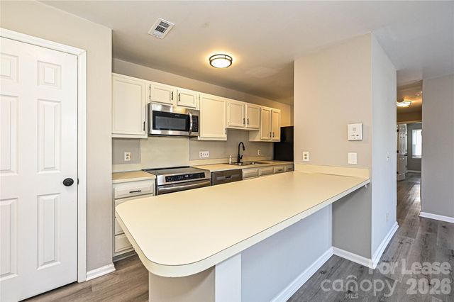 6156 Meadow Rose Lane, Charlotte, NC 28215