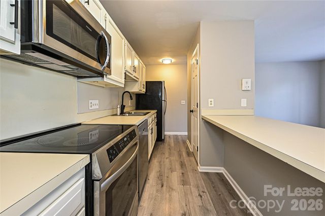 6156 Meadow Rose Lane, Charlotte, NC 28215