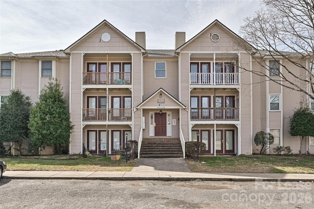 6156 Meadow Rose Lane, Charlotte, NC 28215