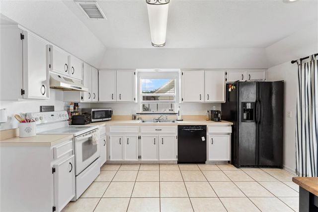 9758 FOX HOLLOW ROAD, Tampa, FL 33647