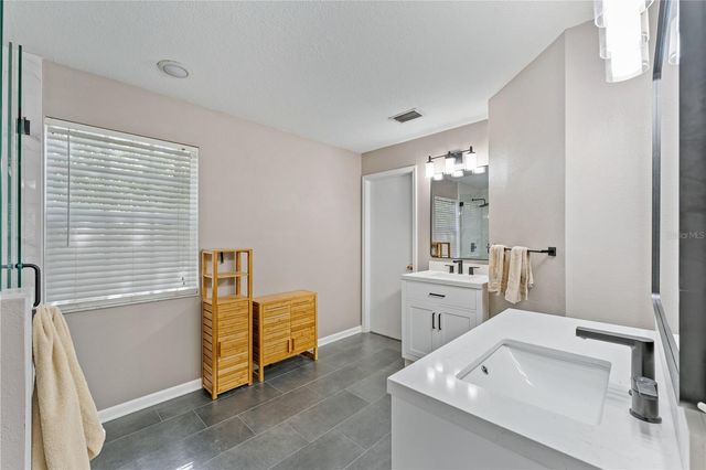 9758 FOX HOLLOW ROAD, Tampa, FL 33647