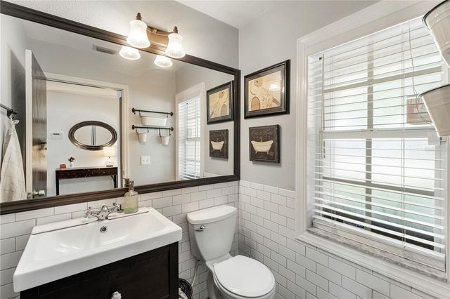 9758 FOX HOLLOW ROAD, Tampa, FL 33647