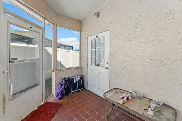 9758 FOX HOLLOW ROAD, Tampa, FL 33647