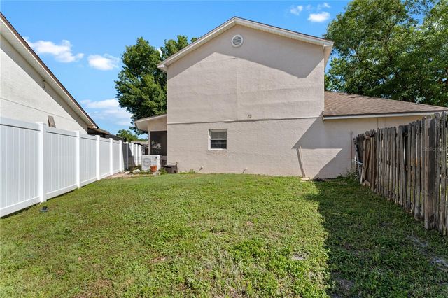 9758 FOX HOLLOW ROAD, Tampa, FL 33647