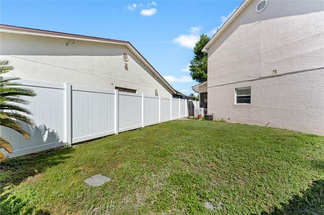 9758 FOX HOLLOW ROAD, Tampa, FL 33647