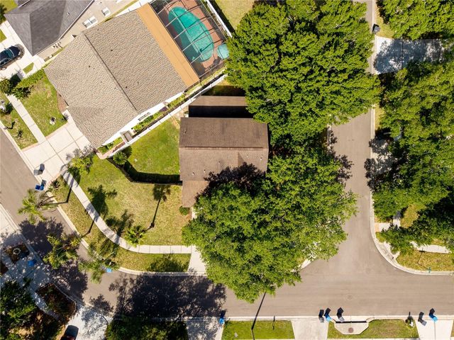 9758 FOX HOLLOW ROAD, Tampa, FL 33647