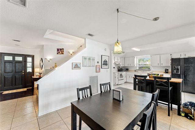 9758 FOX HOLLOW ROAD, Tampa, FL 33647