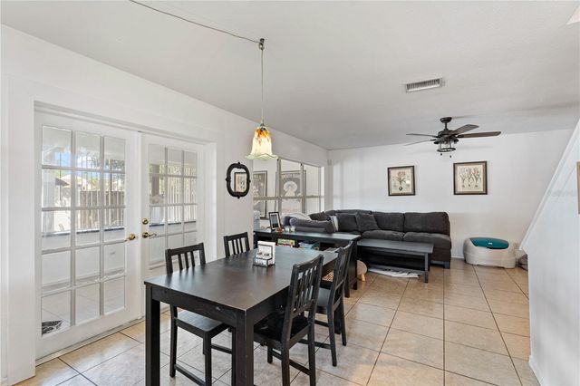 9758 FOX HOLLOW ROAD, Tampa, FL 33647