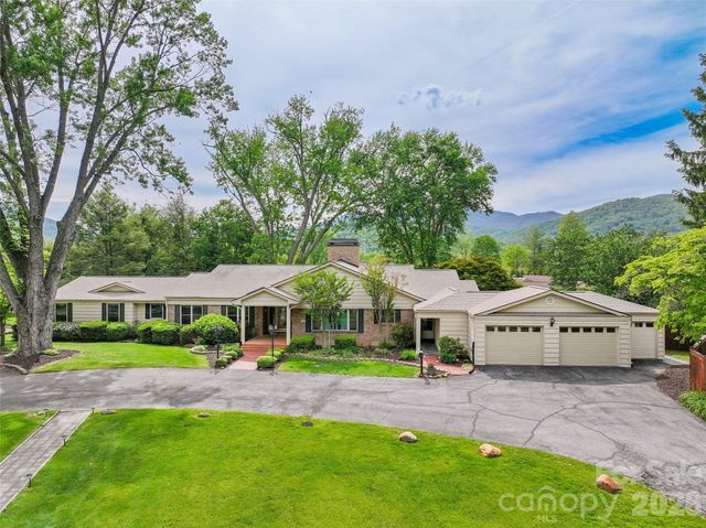 142 Country Club Drive, Waynesville, NC 28786