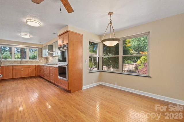 142 Country Club Drive, Waynesville, NC 28786