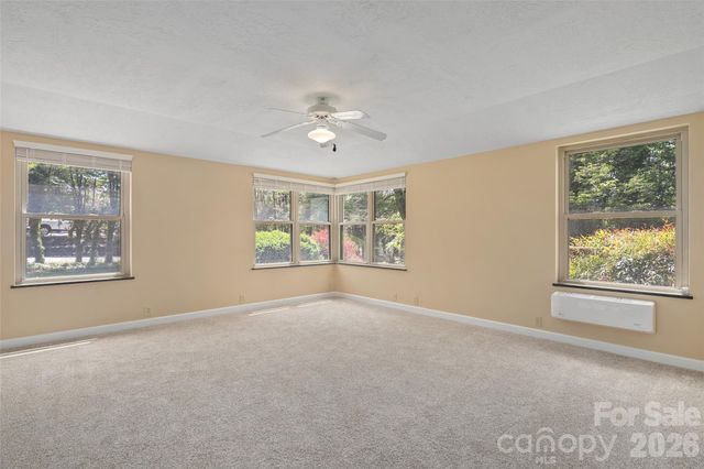 142 Country Club Drive, Waynesville, NC 28786