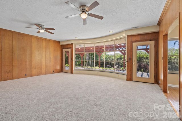 142 Country Club Drive, Waynesville, NC 28786