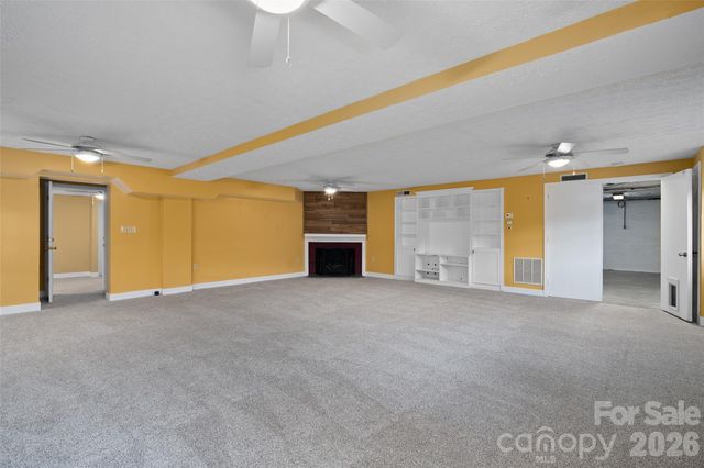 142 Country Club Drive, Waynesville, NC 28786