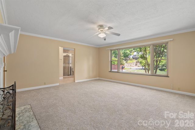 142 Country Club Drive, Waynesville, NC 28786