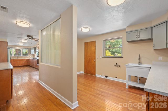 142 Country Club Drive, Waynesville, NC 28786