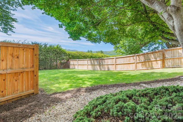 142 Country Club Drive, Waynesville, NC 28786