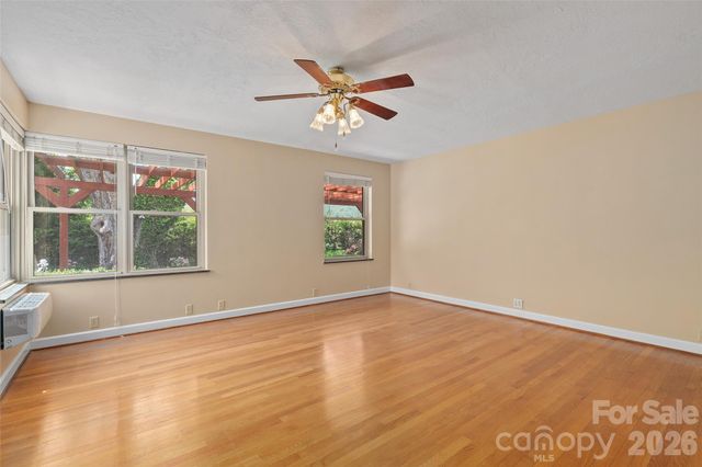 142 Country Club Drive, Waynesville, NC 28786