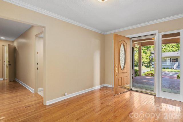 142 Country Club Drive, Waynesville, NC 28786