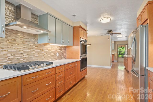 142 Country Club Drive, Waynesville, NC 28786