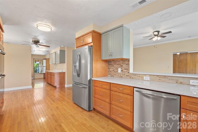 142 Country Club Drive, Waynesville, NC 28786