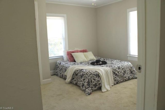 454 24th Street W, Winston-salem, NC 27105
