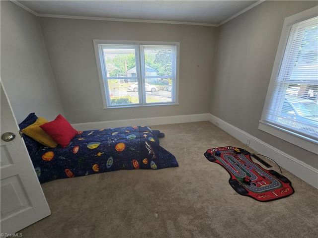454 24th Street W, Winston-salem, NC 27105