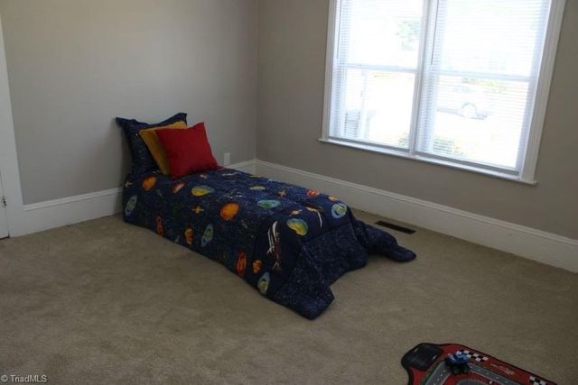 454 24th Street W, Winston-salem, NC 27105