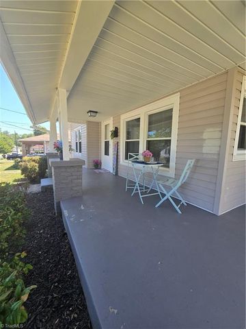 454 24th Street W, Winston-salem, NC 27105