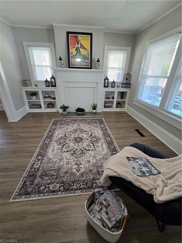 454 24th Street W, Winston-salem, NC 27105